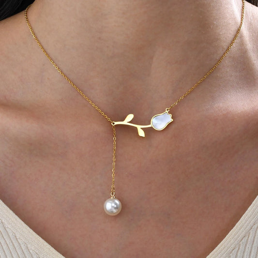 Introducing the Ariana Necklace: A Touch of Elegance for Every Occasion